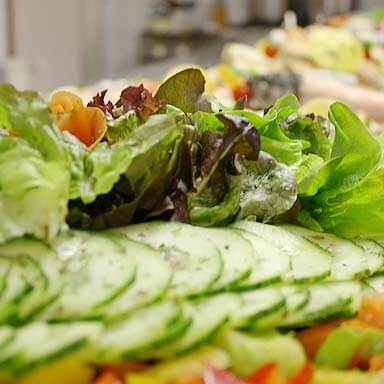 Frische Zutaten für ein Cateringmenü